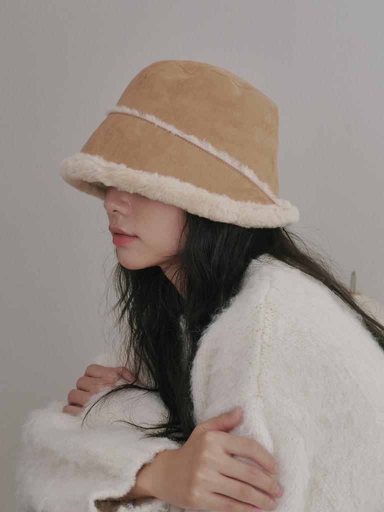 Olinkeompeulliteu Moon Suede Bonnet Hat (Beige)