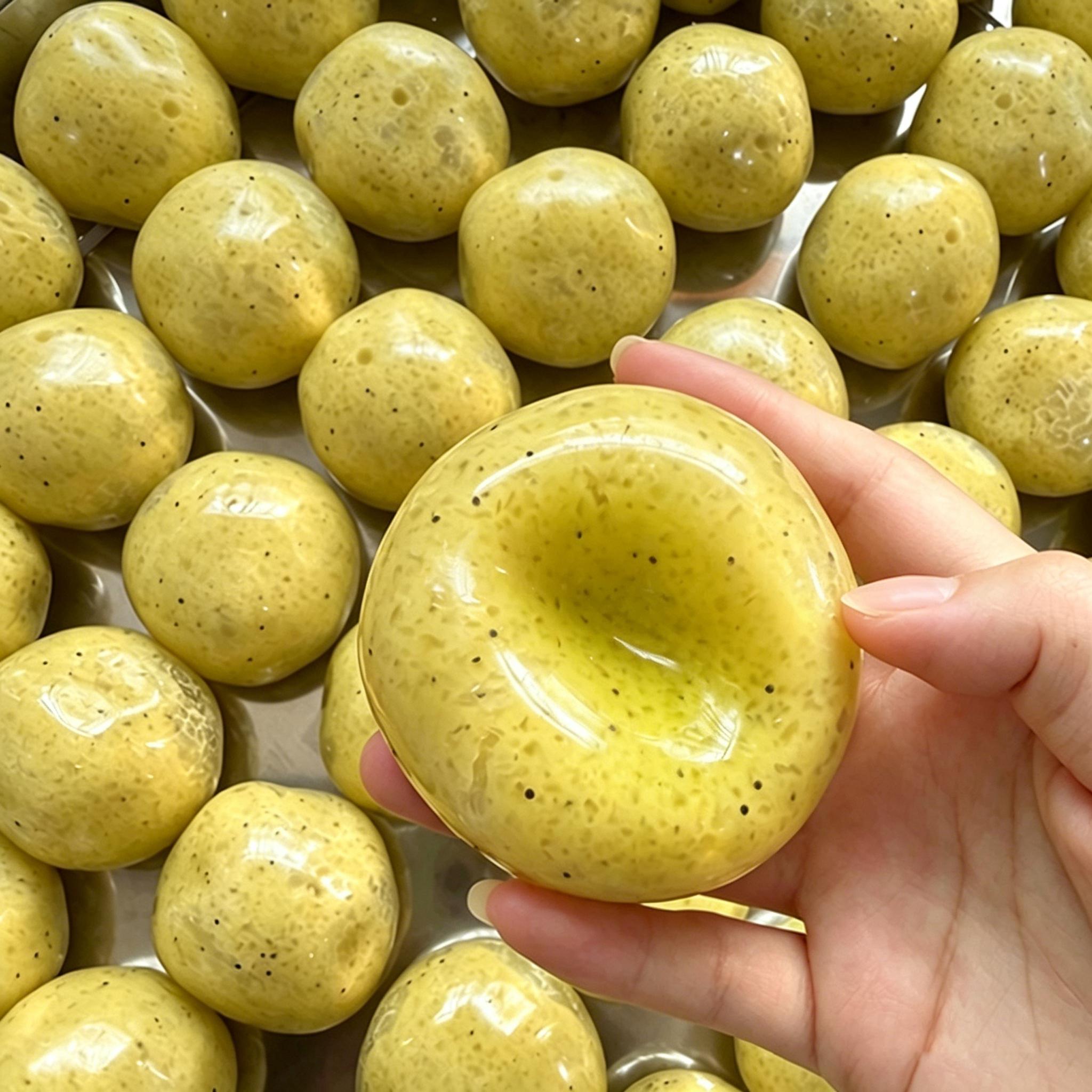 Realistische Kiwi Simulatie Squishy Bal Handgemaakt Knapperig Geluid Fidget Speelgoed Niet-Terugkaatsend Stressverlichting Decompressie Hand Speelgoed.