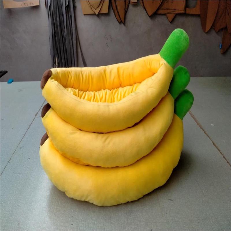 Banana Boat Pet Bed: Cozy Winter Bed for Small Dogs & Cats, Corgi & Teddy Friendly