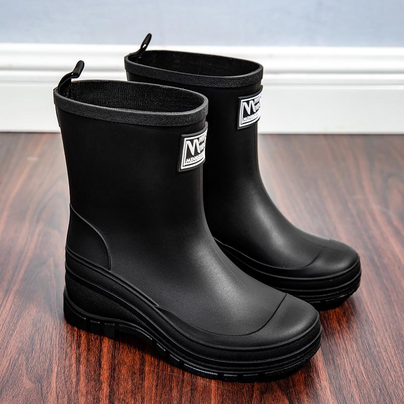 

Новая женская мода для улицы, можно носить простые резиновые сапоги средней длины, водные туфли, взрослые дождевые туфли, водонепроницаемые и нескользящие, на толстой подошве, водные туфли 41 чёрный