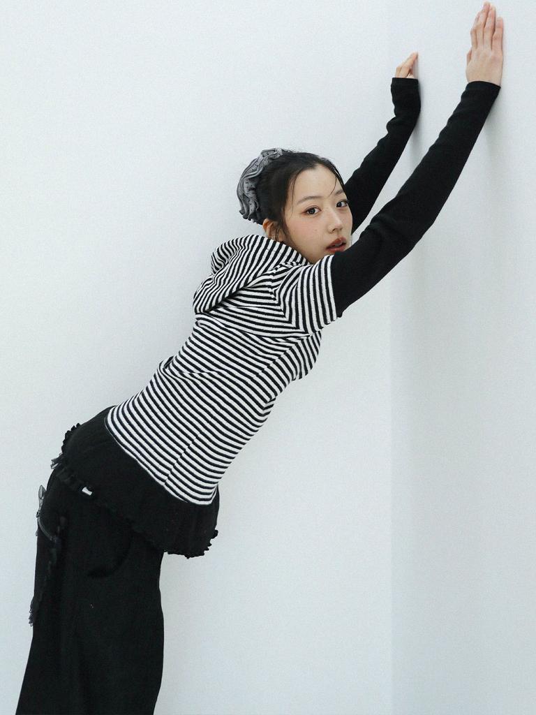 Eogeulliswedou Lace Corduroy Pants (Black)