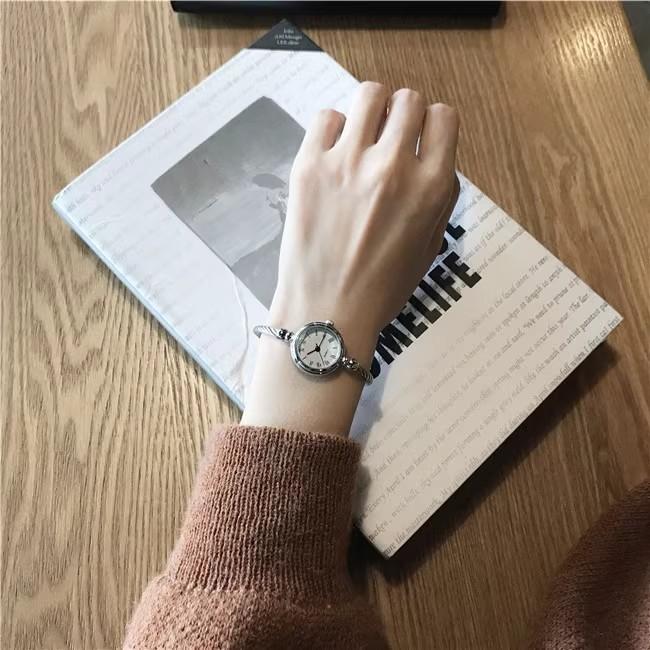 Fashion Gold Bangle Bracelet Watches for Women Luxury Stainless Steel Retro Ladies Quartz Wristwatches Fashion Casual Women Dress Clock