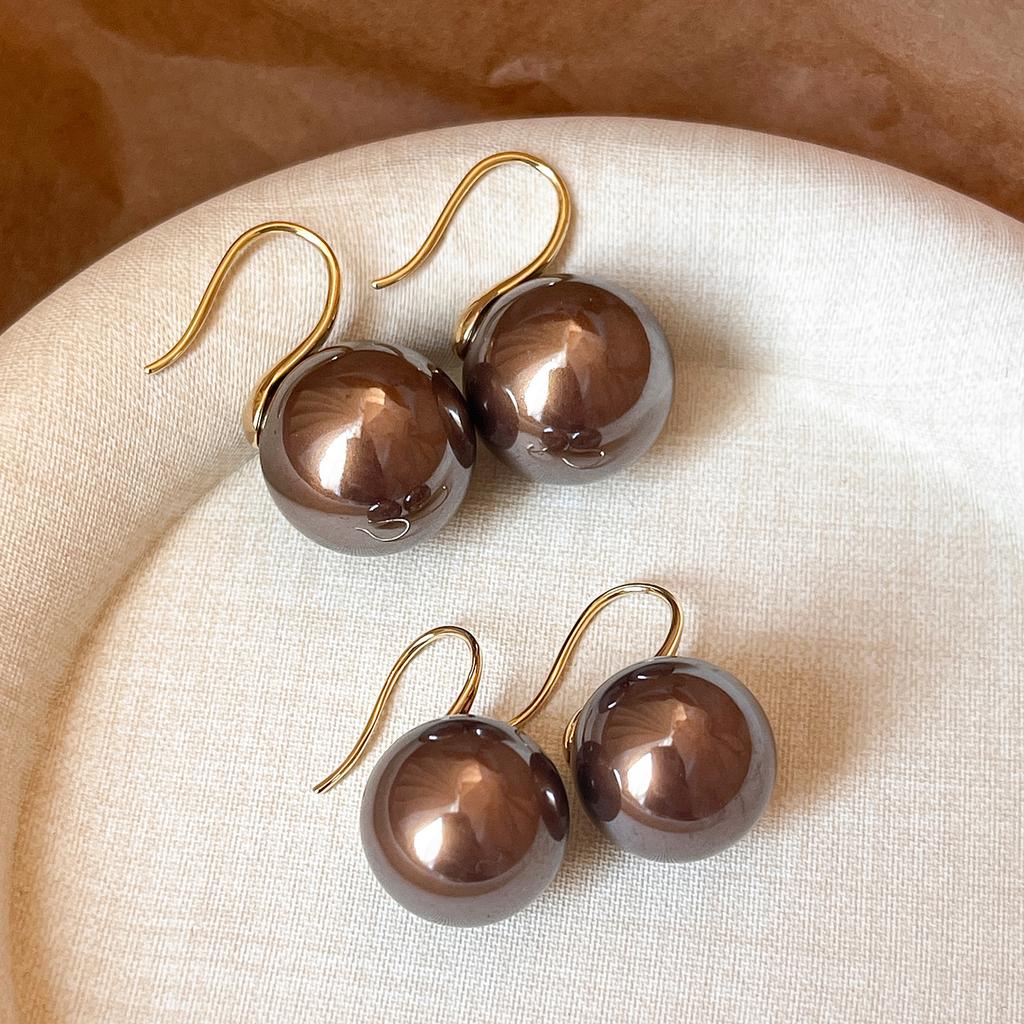 Autumn And Winter Chocolate Pearl Ear Hook Women'S Light Luxury High-End Temperament Earrings Niche Versatile Earrings