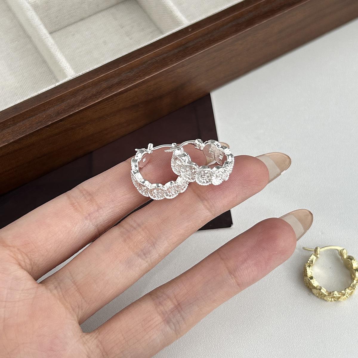 Silver Needle Copper Coin Design Women s Classical European  American Hoop Earrings - Elegant Temperament, Chinese Style. серебряный