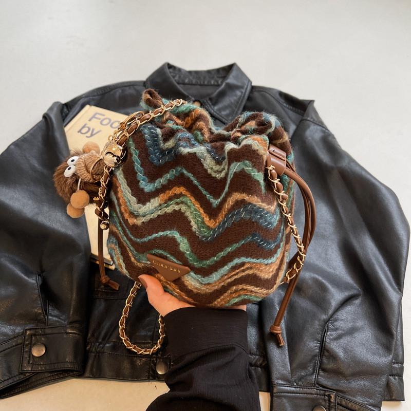 Модная холщовая сумка-ведро для женщин 2023, корейский стиль, простая повседневная наплечная сумка с кулиской коричневый