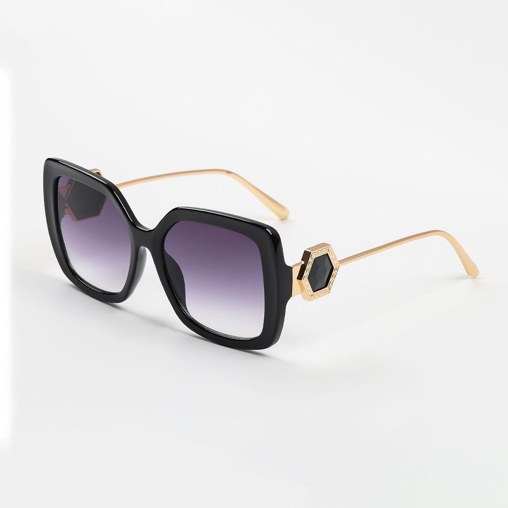 

Sunglasses For Women Fashionable Green Square Glasses Transparent Lenses Golden Chain Decoration Modern Luxurious Glasses Women