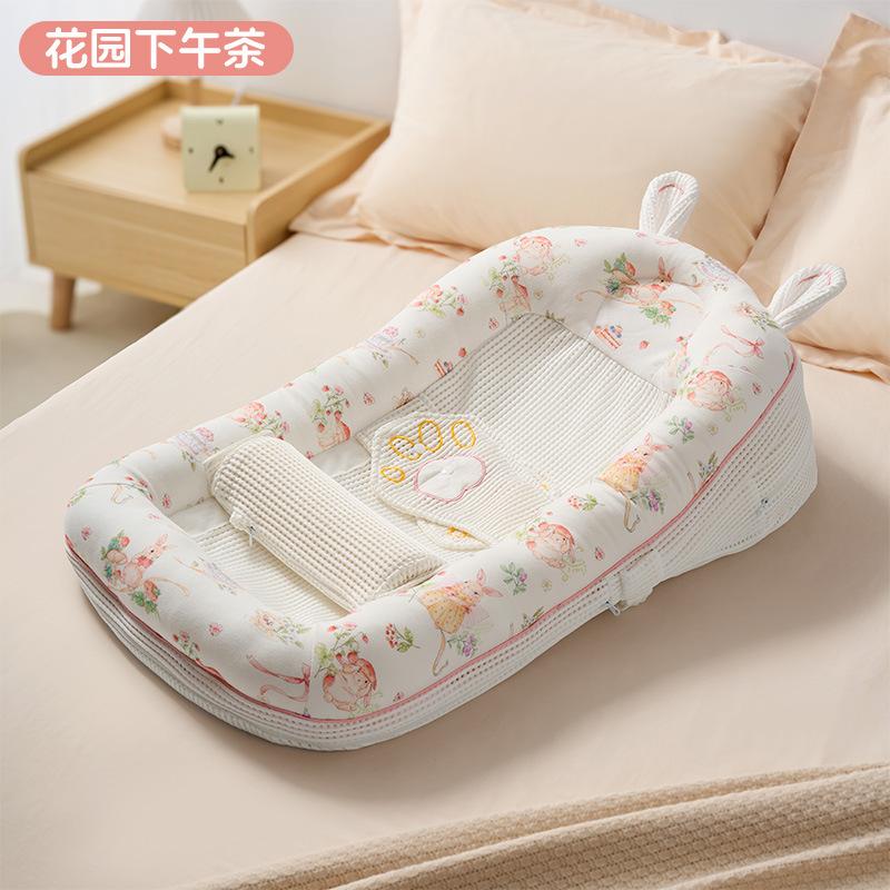 Bett-im-Bett Baby-Schrägkissen 2-in-1 Anti-Erbrechen und Anti-Kolik Schrägkissen Baby Bionisches Mittelbett Liegende Fütterungswerkzeug