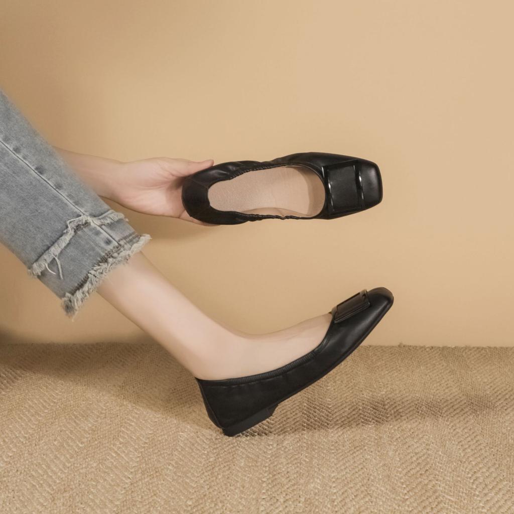 2025 autumn new fashionable flat-soled grandma shoes comfortable soft soles not tired feet egg roll shoes casual versatile Doudou shoes