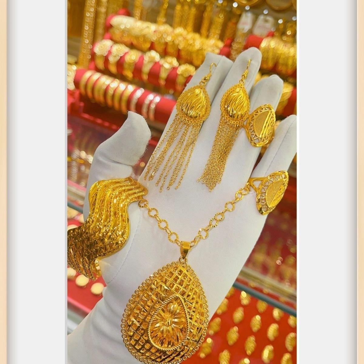 

Dubai Gold Plated Jewelry Set Bridal Wedding Tassel Necklace Earrings Bracelets Ring Lady Accessories