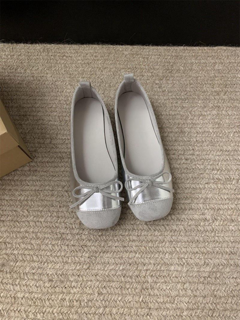 

French gentle wind flat-soled silver ballet shoes 2024 spring and autumn women s shoes single shoes soft-soled small red shoes evening shoes 35 серебряный