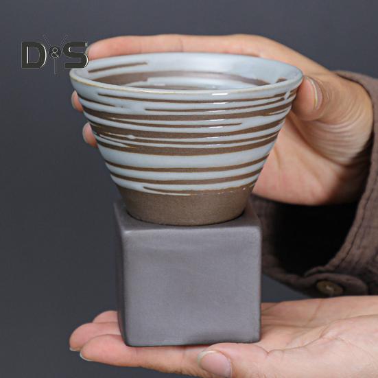 Tazza da caffè a imbuto in ceramica grezza da 200 ml con base Resistente al calore fatta a mano in stile giapponese Latte Cappuccino Tè Espresso Tazza affusolata Regalo di compleanno