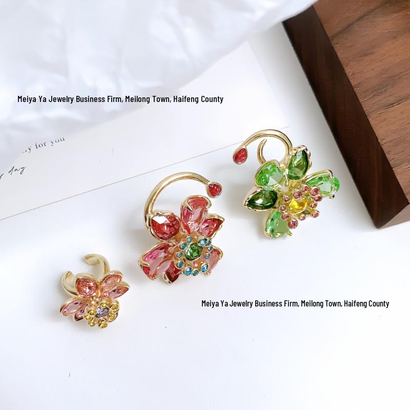 Shi Family Ldyllia Flower Pendant Necklace, Open Ring, and Elegant Colored Earring Set