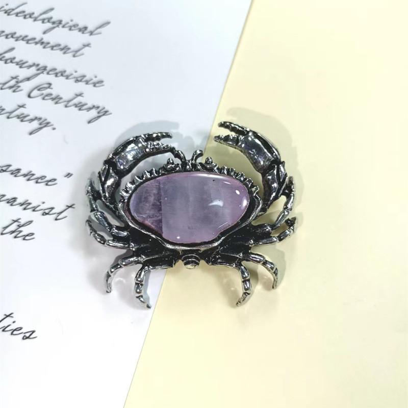 Shell Crab Brooch Pin With Electroplated Finish For Fashionable Office Wear