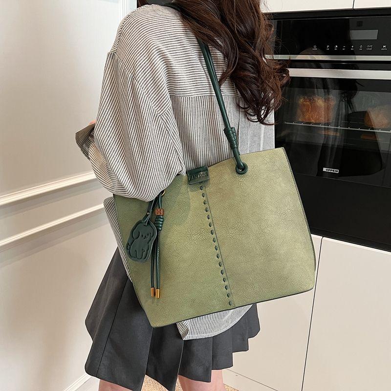 High-end Exquisite Niche Bag Women's Fashionable Versatile Female Portable Shoulder Bag Simple Soft Ladies Tote Bag