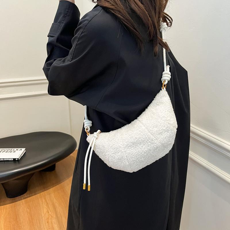 New lamb wool color matching half-moon bag hairy underarm bag women's lazy wind dumpling shoulder bag