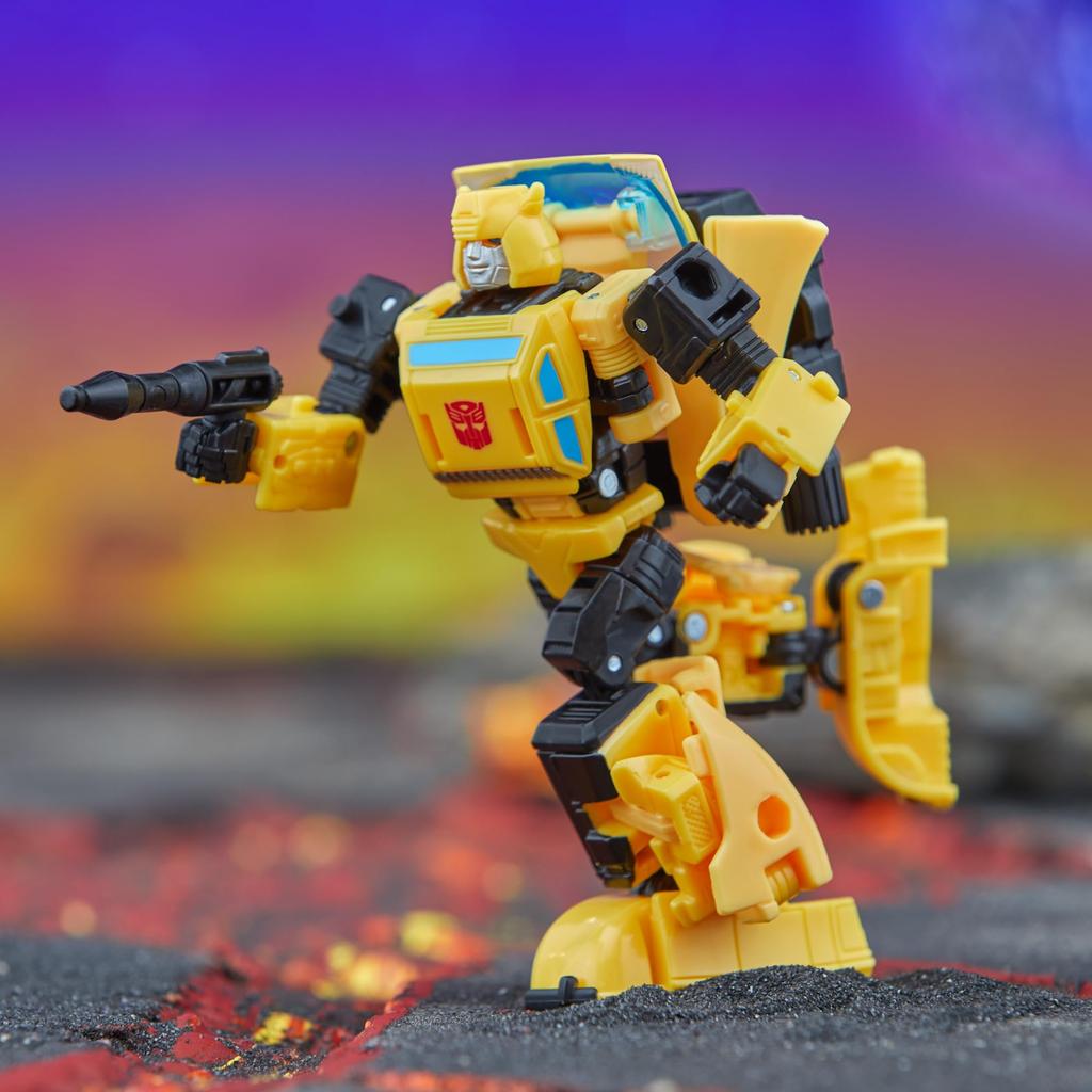 Transformers Legacy Deluxe Class Origins Bumblebee 5.5" Figurka akcji Transformation 8+