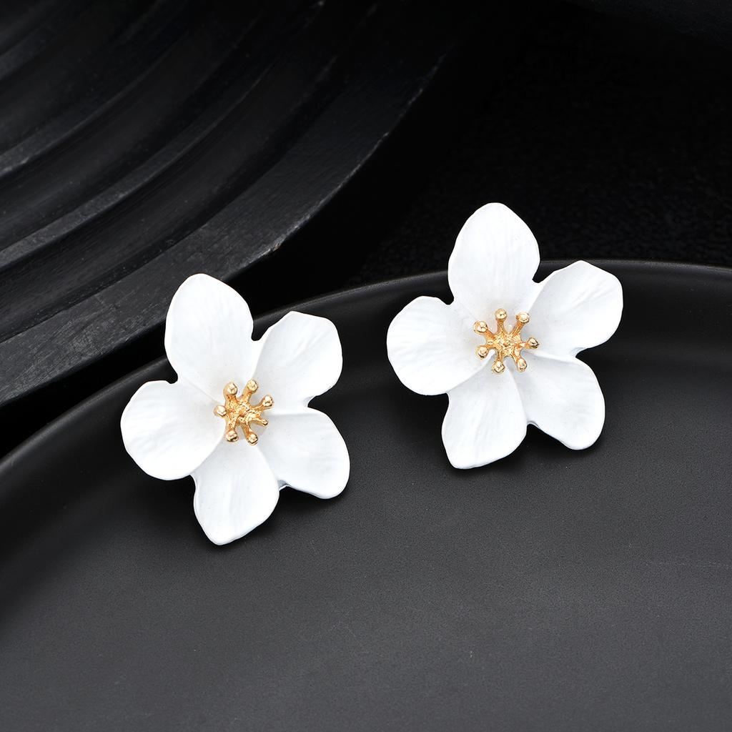 Women's Sweet Enamel White Color Flower Earrings Vintage Elegant Korean Piercing Earring Set Fashion Aesthetic Party Jewelry New
