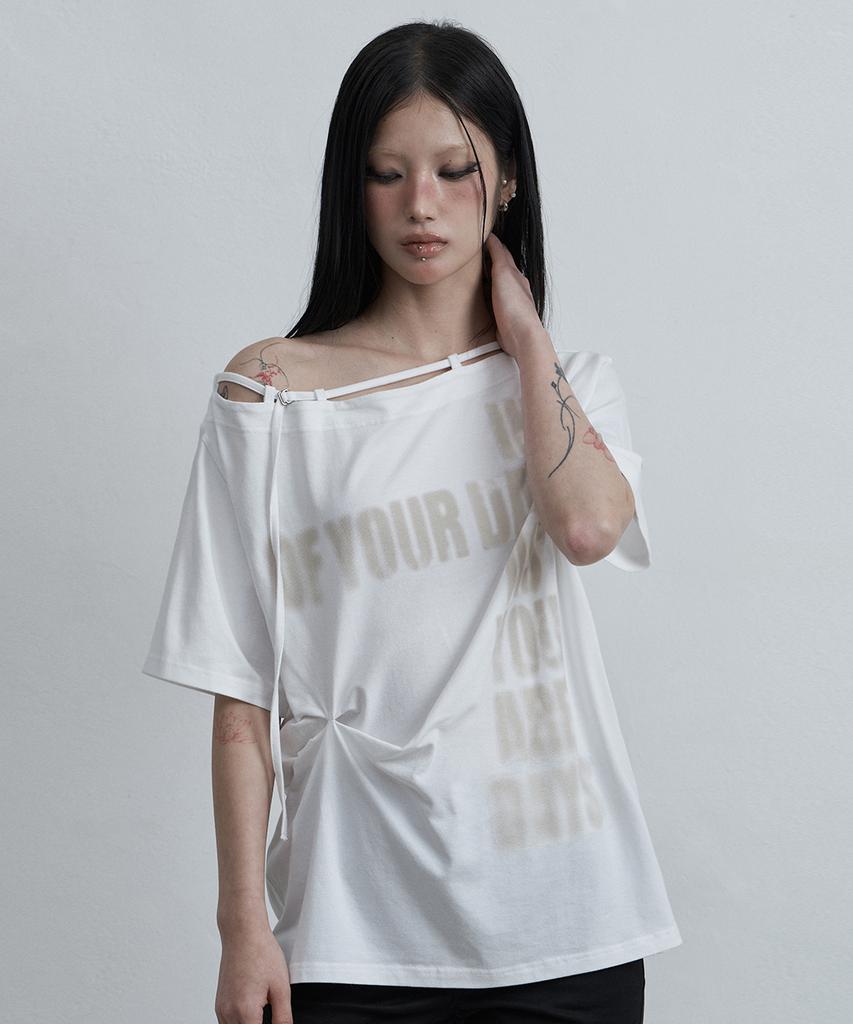 Aejeuyua Point Buckle One-Shoulder Tee White
