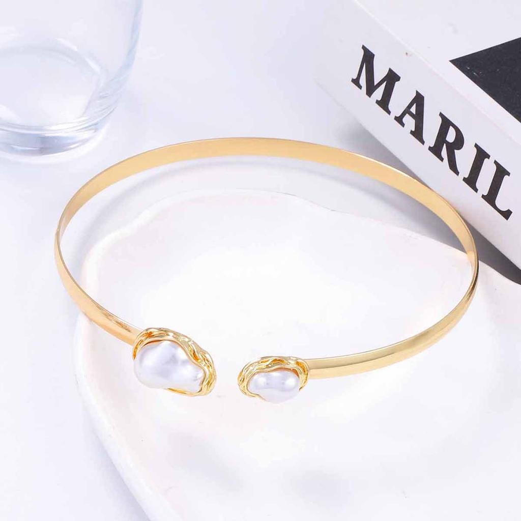 A Light Luxury, High-end Design Sense, Irregular-shaped Imitation Pearl, Exaggerated Opening Necklace, Bracelet, Ring and Women's Set