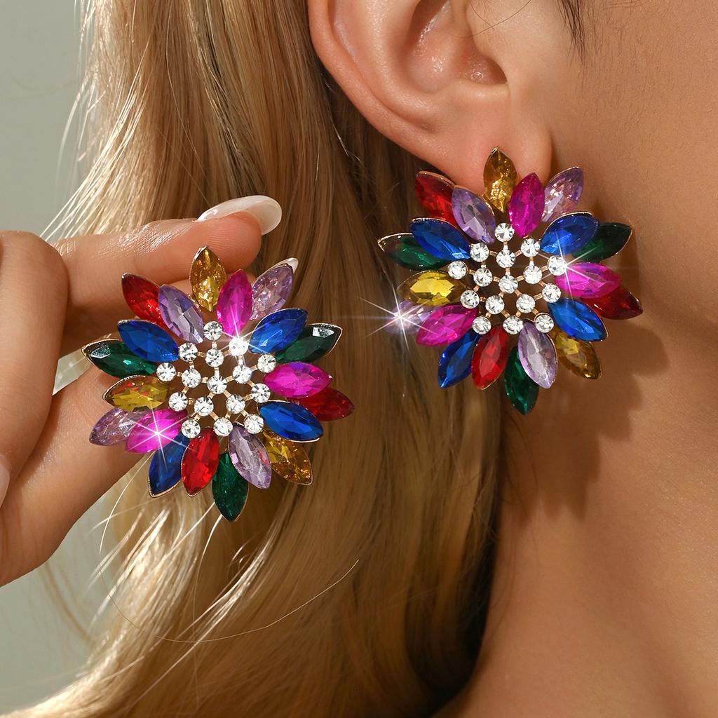 Boucles d'oreilles flocon de neige en cristal à la mode pour femmes, tempérament élégant, design exquis et polyvalent, accessoires de boucles d'oreilles