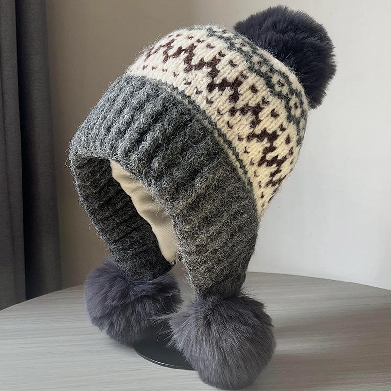 Bonnet Tricoté Rétro Style Îles Féroé pour Femmes Chapeau Chaud Automne Hiver Polyvalent Mignon Chapeau Oreilles Protection Pompon