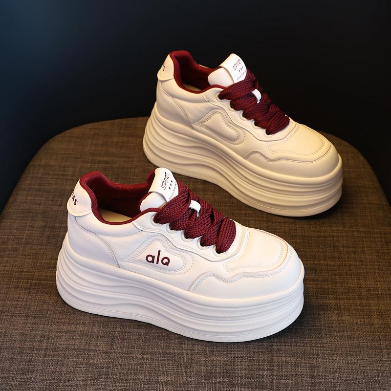 

HY9886 Women s Sporty Platform Skate Shoes with Soft Soles and Hidden Heels - 2025 Autumn Collection 38 червоний