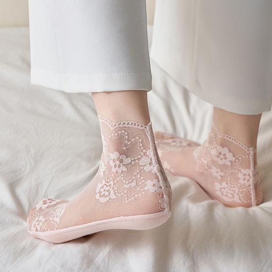Women's Lace Socks Mesh Sheer Flower Lace Ankle Socks Summer Ultra Thin Fishnet Frilly Sock for Teens Girls