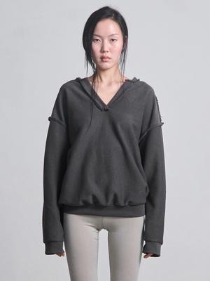 CERRIC Cr V-Neck Sweatshirt _ Charcoal