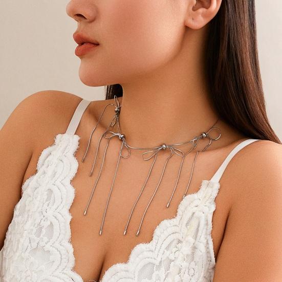 

Yousheng Женское ожерелье с бантом и кисточками, декоративный узел, однотонный, гальванизированный сплав, регулируемый, легкий, холодный стиль, чокер для вечеринок и клуба, женское шейное украшение белый