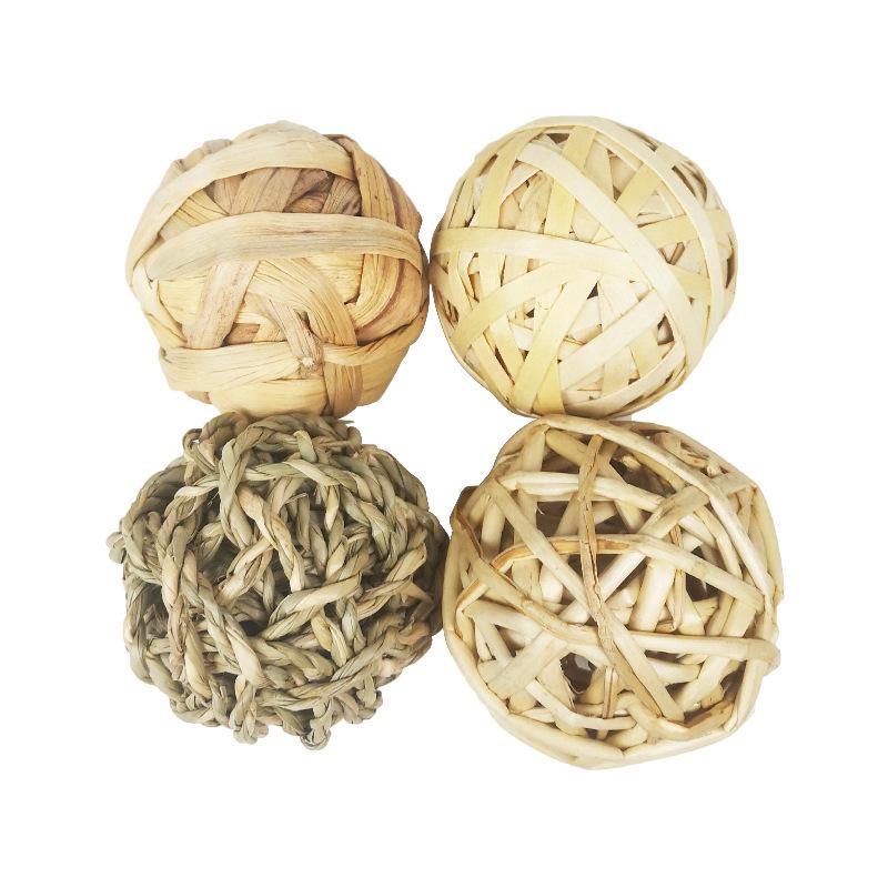Hand-Woven Straw Chew Ball for Small Pets: Alleviates Boredom in Rabbits, Chinchillas & Guinea Pigs
