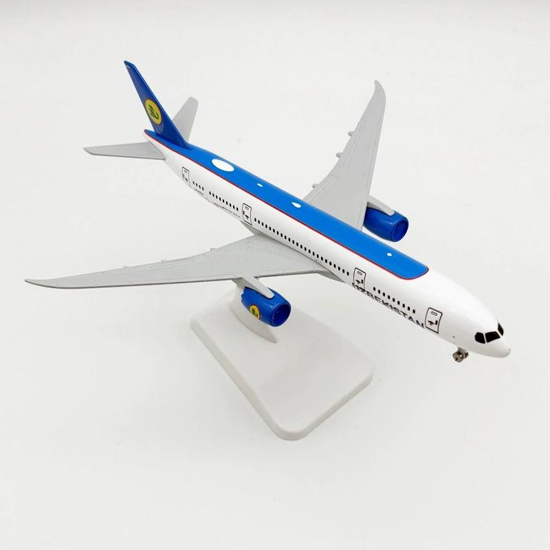 Maßstab 1/400 Statisches Spielzeugflugzeug Diecast 20CM Simulationslegierung Usbekistan B787 Passagierflugzeugmodell Heimdekoration Ausstellung