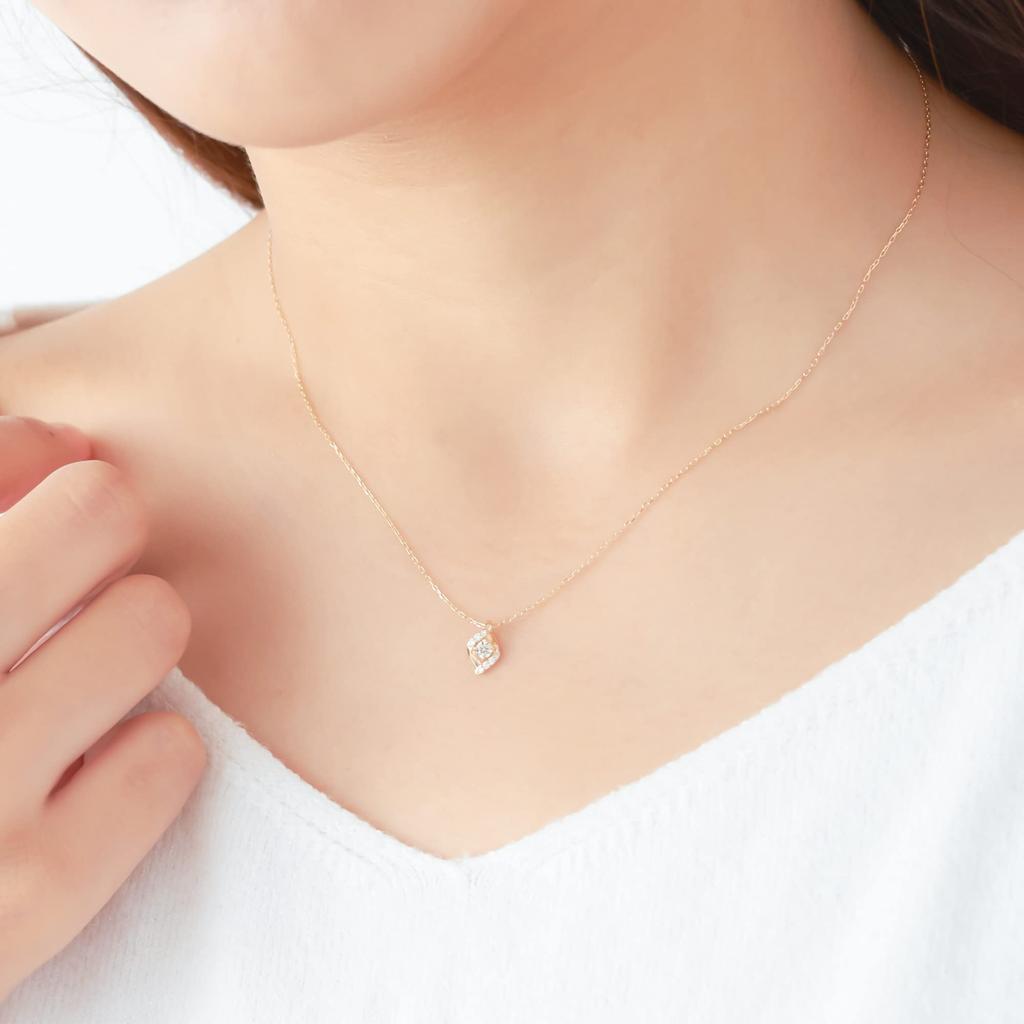 Estelle Official Website Exclusive Women's Necklace in 10K Yellow Gold with Diamonds and a Drop Motif (Product Code: 0442-8554-0011-0000)