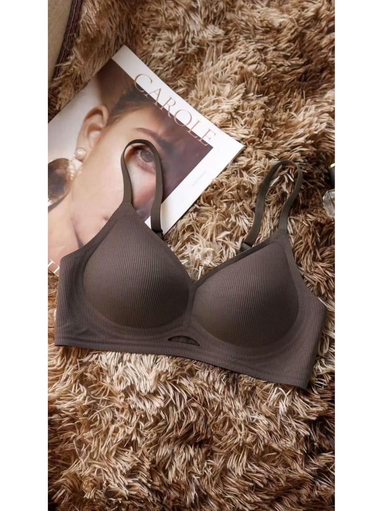 Seamless Hollow Design Supportive Bra – Comfort, Lift, and Anti-Sagging for a Smaller-Looking Bust