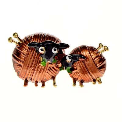 New Cute Sheep Brooches For Women Animal Design Pin 2 Colors Available Braid Style Jewelry Summer Accessories