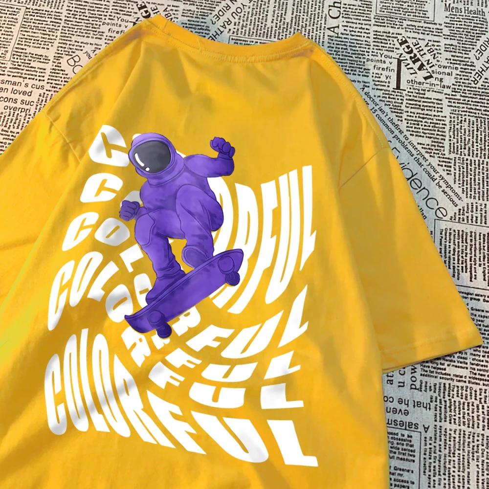 Colorful Astronaut Space Skateboard Clothes Man Crewneck Oversize T Shirt Pattern Cotton Streetsweat Fashion Loose Tshirt Women