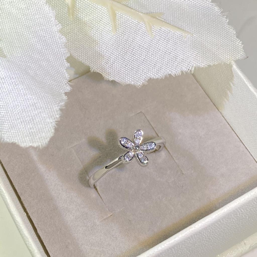 European and American Jewelry  Small Daisy Rose Gold Ring Personality Tail Ring