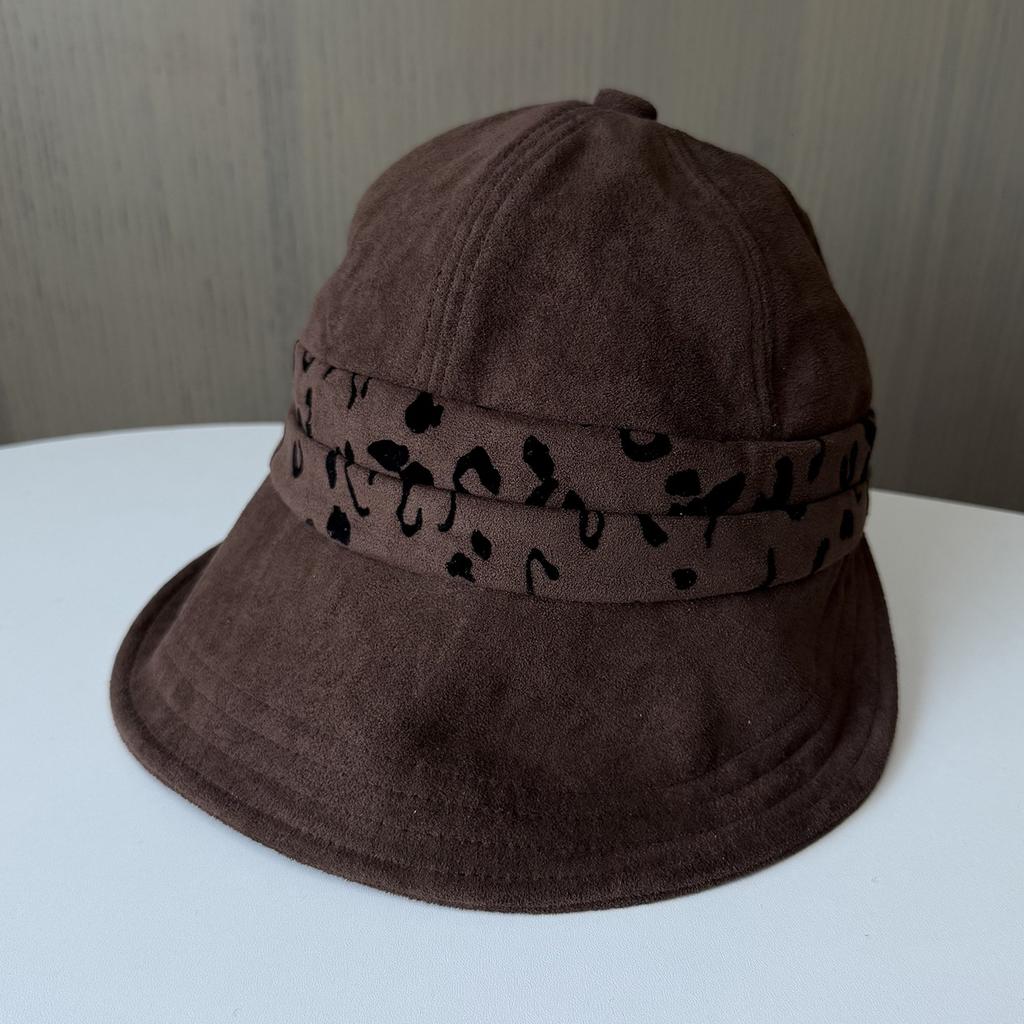 New personalized versatile wide-brimmed cap women's autumn and winter warm newsboy hat retro leopard print suede equestrian hat