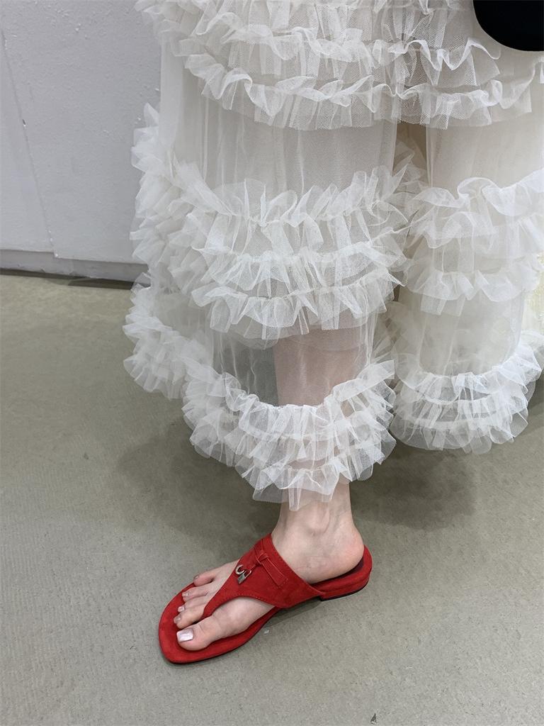 2025 new high-end LP summer retro sheep king leather thin strap flat-soled slippers shoes women's toe lock pendant flip-flops