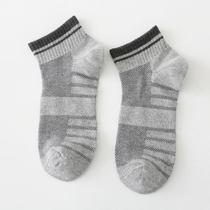 Men Spring and Summer New Pure Color Mesh Cotton Sweat Absorbing Breathable Boat Socks