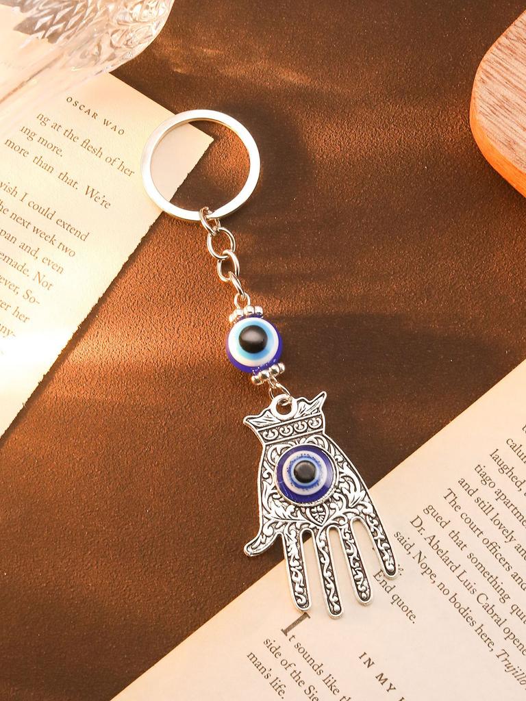 Retro Ethnic Style Fatima Palm Keychain Tribal Style Devil'S Eye Dripping Oil Hollow Pendant