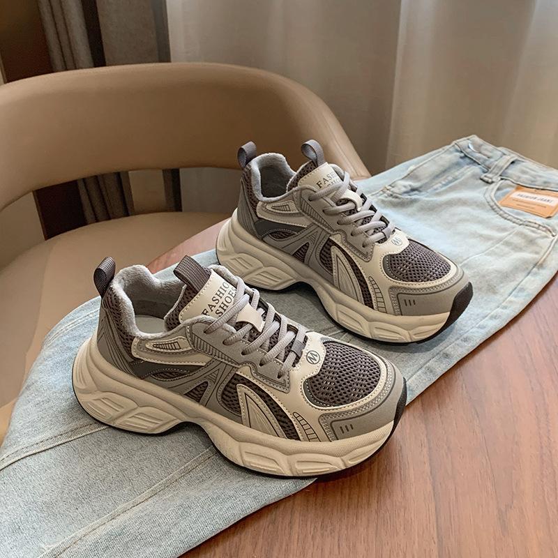 

When the explosion is still dad shoes, foreign trade large size 2025 autumn and winter new velvet warm mesh slope heel women s sports shoes 35