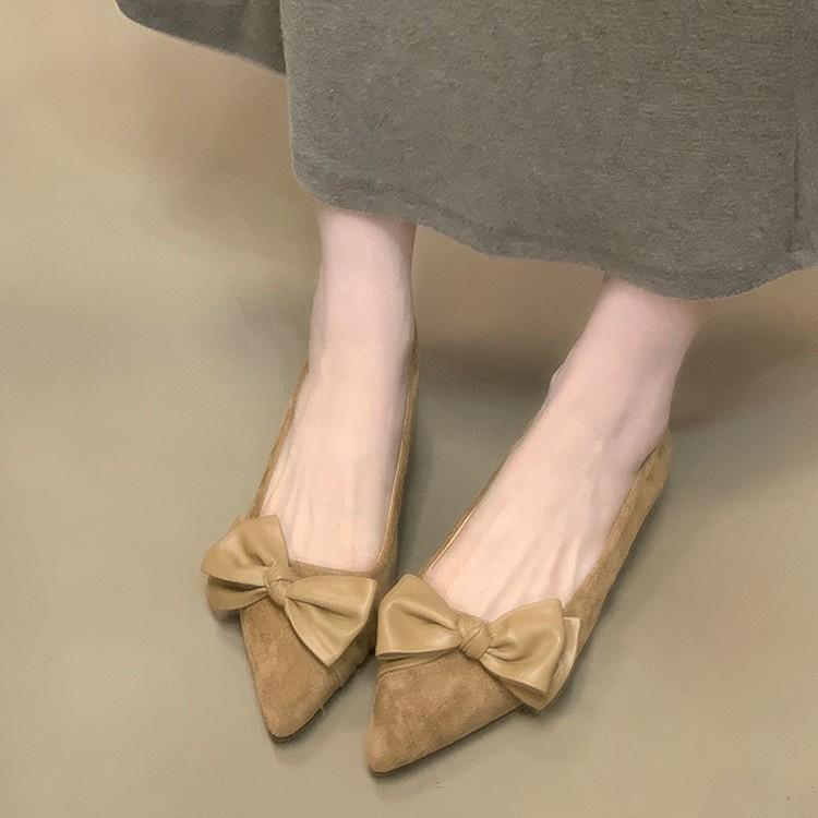 Miyou neues Produkt, spitzes Wildleder, niedriger Absatz Temperament Einzelne Schuhe, Schleife 2025 Herbst neue vielseitige Pendlerschuhe