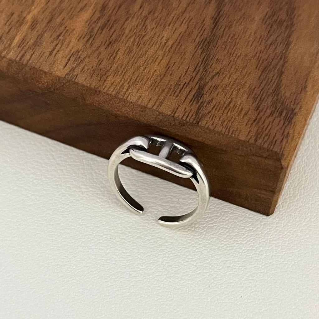 Retro Geometric Pig Nose Ring: Stylish Open Luxury, Korean Fashion Finger Ring for Women
