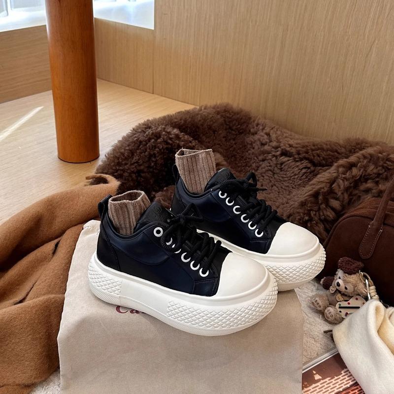 Thick-soled big-headed board shoes increase the height of small autumn and winter new velvet bread shoes muffin casual dad shoes women