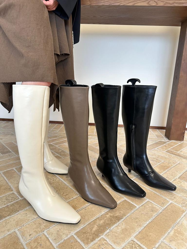 Retro boots 2025 spring new wide tube women's soft leather knight boots slim low heel but knee high boots