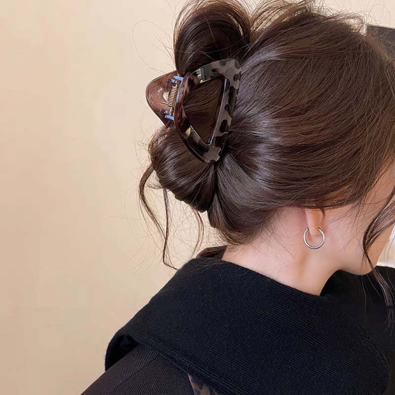 Vintage Acetate Triangle Hair Claw Clip For Women Elegant Sweet Hollow Geometric Shark Clips Half Hair Tie Clip Hair Accessories