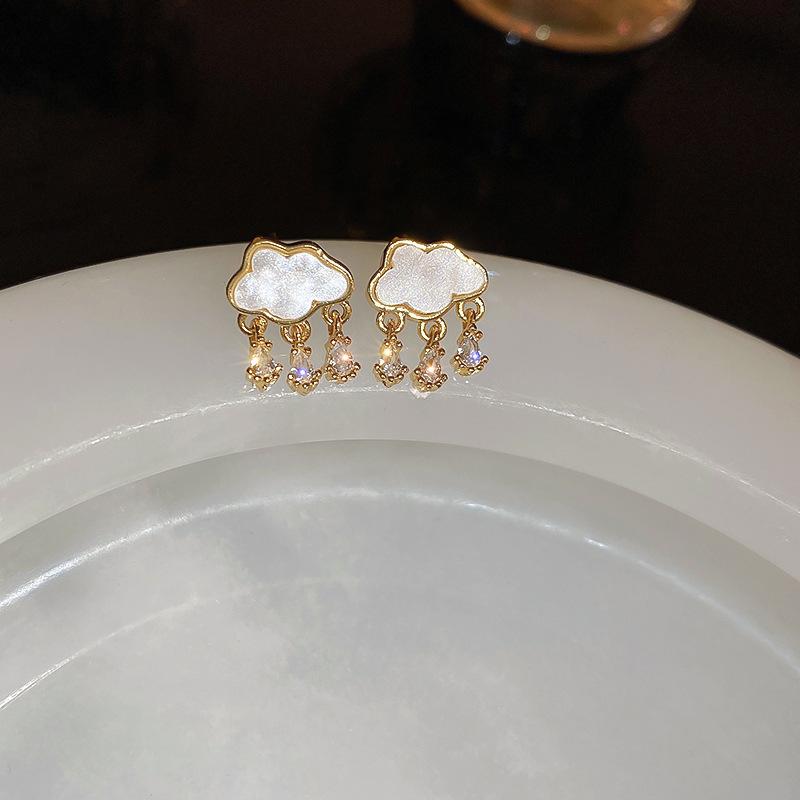 Mori sweet diamond-set love flower earrings temperament small fresh stud earrings personality cute girl heart earrings
