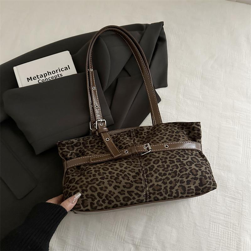 

Популярная замшевая ретро портативная сумка-тоут для женщин, сеньорский стиль, осень и зима, большая вместимость, леопардовый принт, на плечо, подмышку