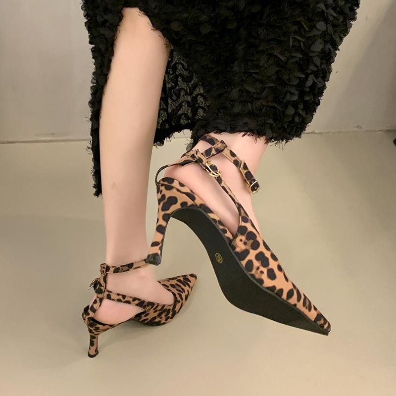 New Sexy Temperament Senior Sense Fine Heel Sandals Pointed Satin Leopard Print High Heels Sexy Stiletto Zapatos Mujer