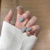 Faux Ongles Français Réversibles Bleu-Gris Smog avec Autocollants d'Art pour Ongles Imperméables Amovibles